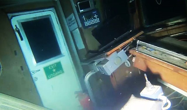 Dalgıçlar 9'uncu dalışlarını gerçekleştirdi, makine dairesinde aramalar başlatıldı