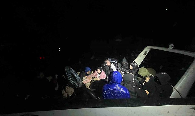 Datça'da 17 düzensiz göçmen kurtarıldı