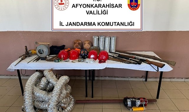 Define bulmak için evlerini adeta şantiye alanına çevirdiler