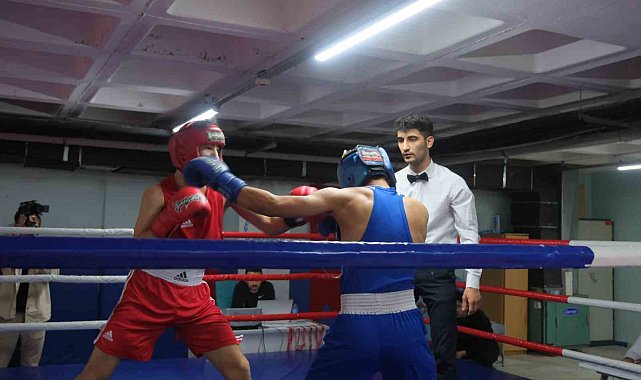 Demir yumruklar madalyalarına kavuştu