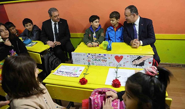 Depremde ölen öğretmen ve öğrenciler unutulmadı