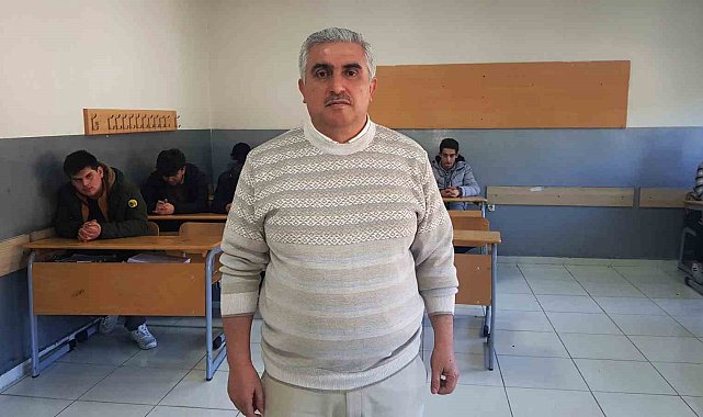Depremden sağ kurtulan öğretmen, vefat eden öğrencilerini unutamıyor