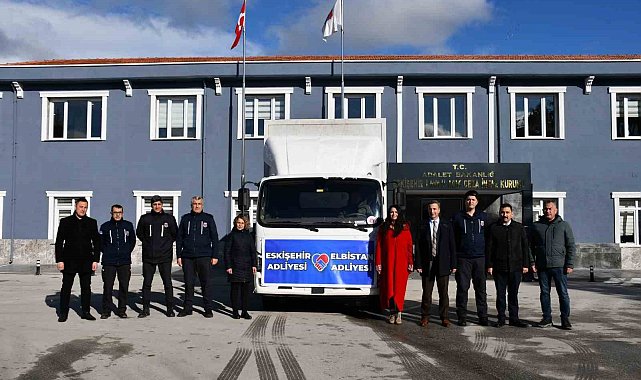 Depremin yıldönümünde kardeş adliye ile omuz omuza