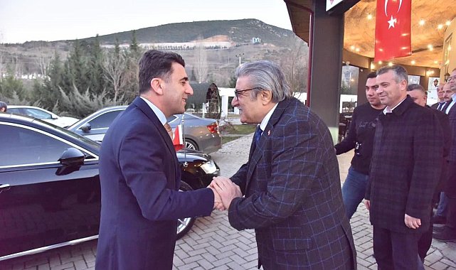 Depremzede ailelerin yaralarını birlik ve beraberlik içinde sarıyorlar