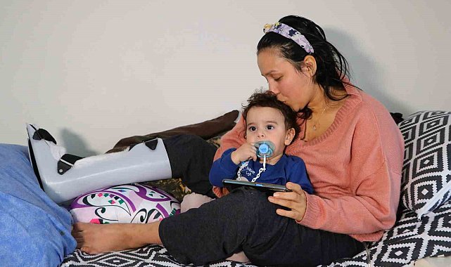 Depremzede Ayşenur, depremde kaybolan bebeğiyle 27 gün sonra buluştu