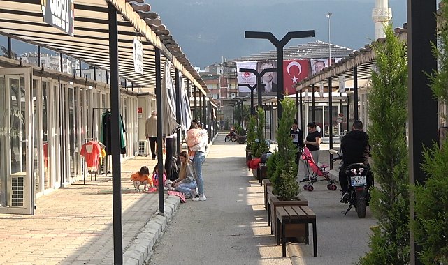 Depremzede esnafın umudu konteyner çarşı oldu