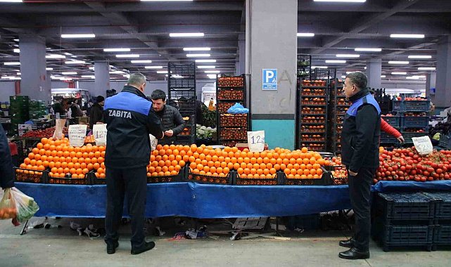 Derince'de pazarlar denetleniyor