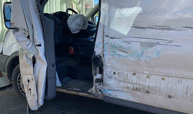 Diyarbakır'da 4 aracın karıştığı kazada 13 kişi yaralandı