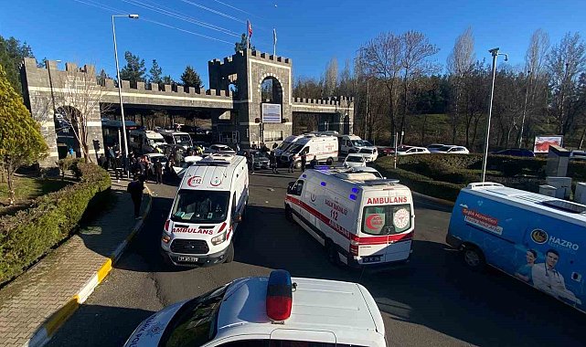 Diyarbakır'da 6 aracın karıştığı zincirleme kazada 12 kişi yaralandı