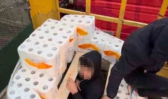 Diyarbakır'da kağıt havluların arasından kaçak göçmen çıktı