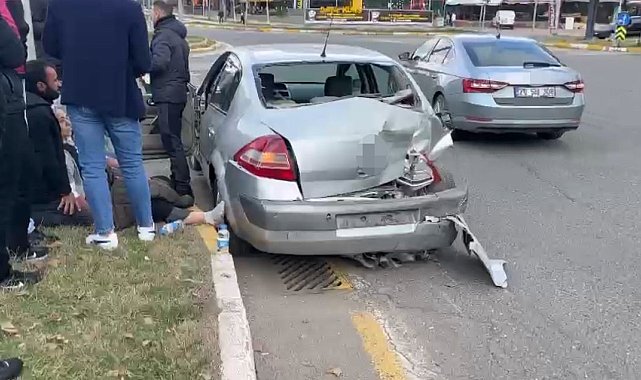 Diyarbakır'da minibüs ile otomobil çarpıştı: 2 yaralı