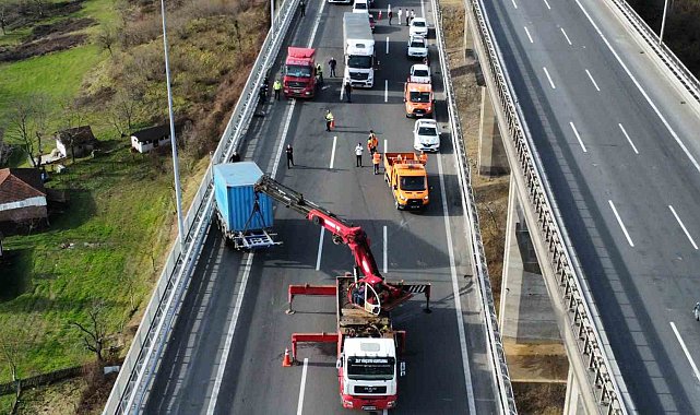 Dorse kaldırıldı, otoyol trafiğe açıldı