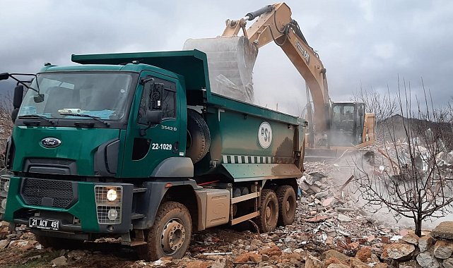 DSİ'nin TOKİ konutlarına içme suyu isale hattı çalışmaları sürüyor