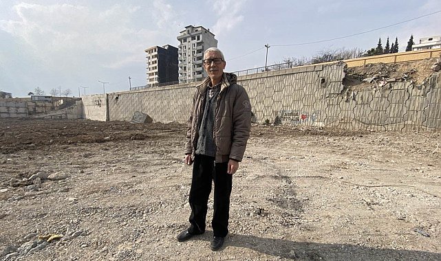 Ebrar Sitesi'nden sağ çıkan vatandaş konuştu: "Burayı bize depreme dayanıklı diyerek sattılar"
