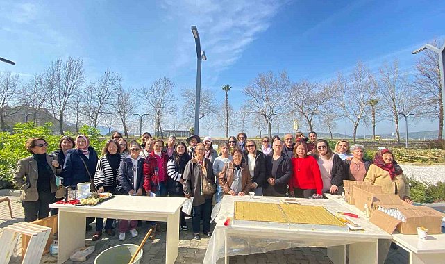 Efes Tarlası Yaşam Köyünde zeytinyağı sabunu yapmayı öğrendiler