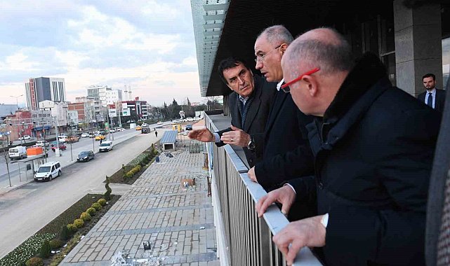 Efkan Ala'dan Osmangazi Meydanı'na tam not