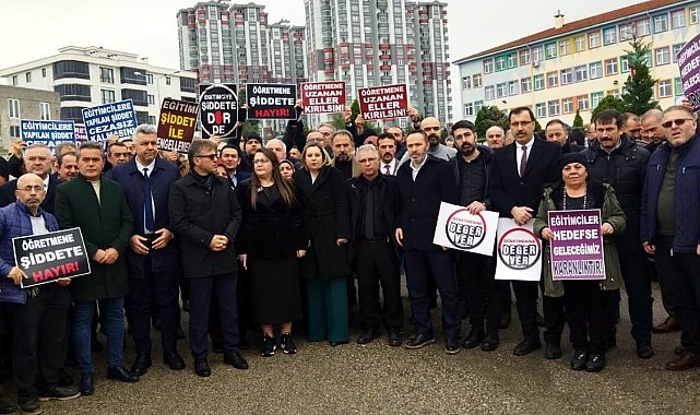 Eğitimciler, okul çıkışı darp edilen müdür için toplandı