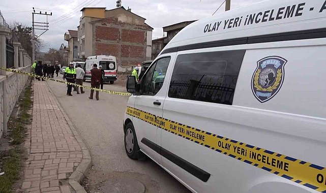 Elazığ'da pikabın altında kalan yaşlı adam hayatını kaybetti