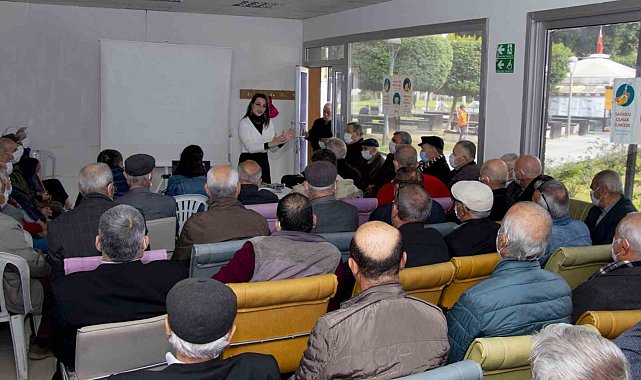 Emekli evi üyeleri, beslenme ve yaşlılık psikolojisine yönelik bilgilendirildi