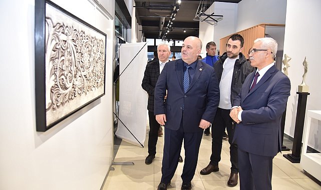 Emekli öğretmenin sergisi ilgi gördü