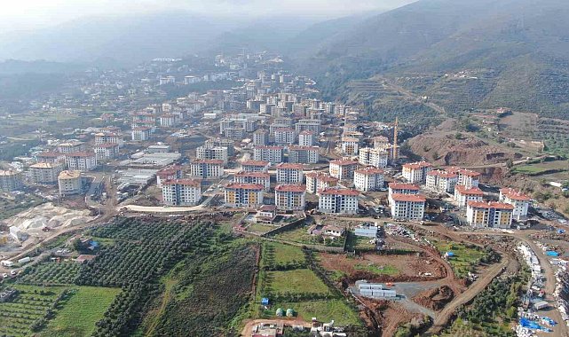 Enkaz kentin sakinleri, yeni evlerini heyecanla bekliyor