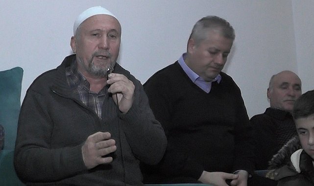 Enkazdan kurtulup Zonguldak'a yerleşen aileden, depremde ölenleri andı