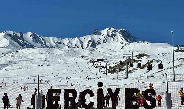 Erciyes hafta sonu 125 bin turist ağırladı