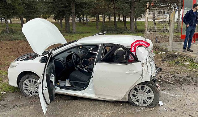 Erpiliç kamyonu kırmızı ışıkta dehşet saçtı: 1'i ağır, 3 yaralı