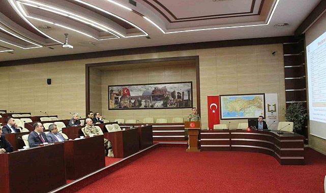 Erzurum'da eğitim tedbirleri ve okul güvenliği toplantısı yapıldı