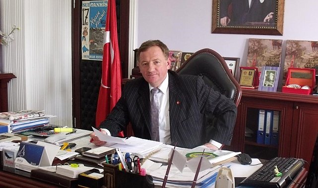 Eski Başkan Ünal, Halefi Yıldırımkaya&#039;yı topa tuttu