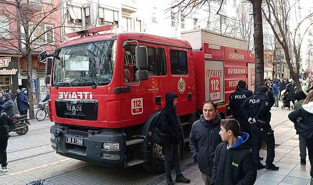 Eskişehir'de şehir merkezinde yangın paniği