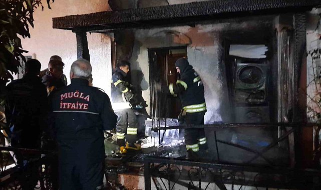 Ev, alevlere teslim oldu