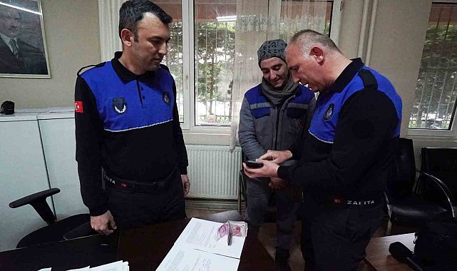 Ev kirasının olduğu cüzdanını kaybetti, Meram Zabıtası sahibine teslim edip sevindirdi