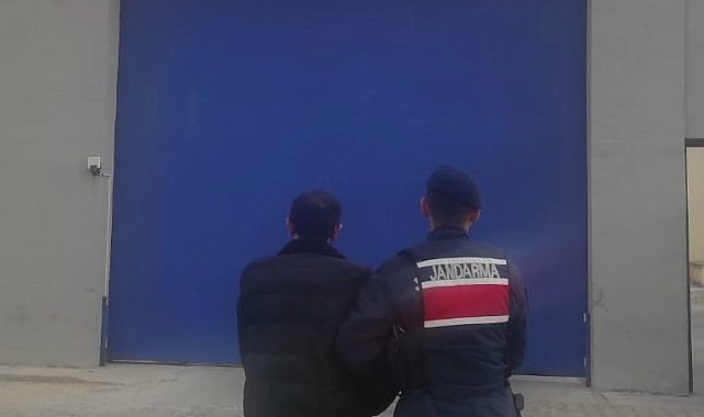 Evin penceresinden kaçarken jandarma yakaladı