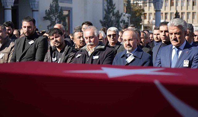 Evinde ölü bulunan kaymakam son yolculuğuna uğurlandı