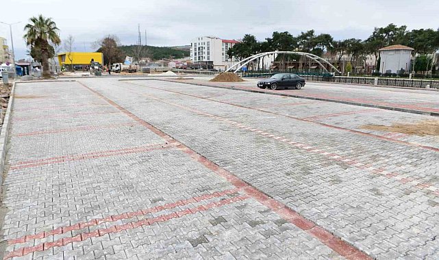 Ezine'de ücretsiz Açık Otopark ve Cep Otoparkı İnşaatı tamamlanmak üzere