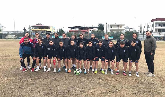 Futbol aşkına, zorlu şartlara rağmen pes etmiyorlar