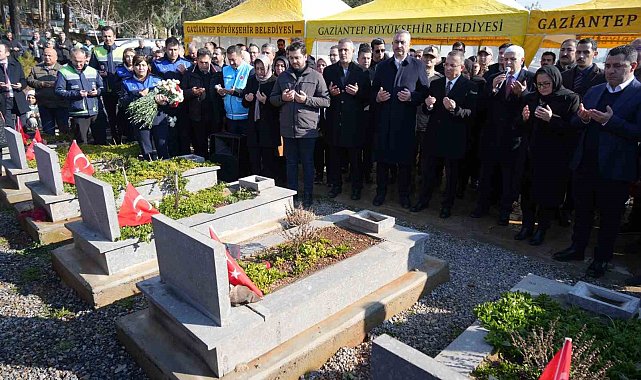 Gaziantep protokolü, deprem mezarlığında vatandaşları yalnız bırakmadı