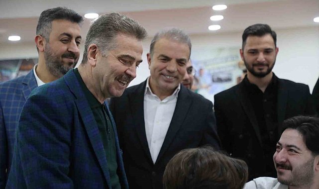 Gaziosmanpaşa Belediye Başkanı Usta kuaför esnafını ağırladı