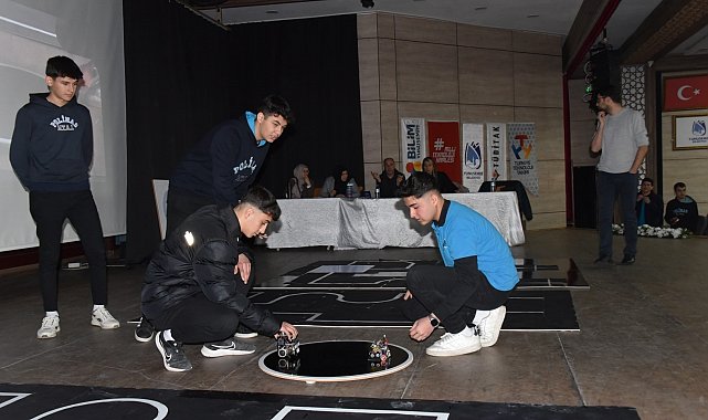 Geleceğin bilim insanları yarışmada hünerlerini sergiledi