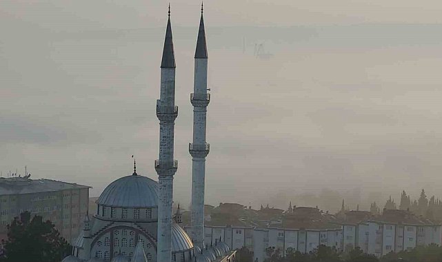 Göz gözü görmüyor: Marmara Denizi kayboldu