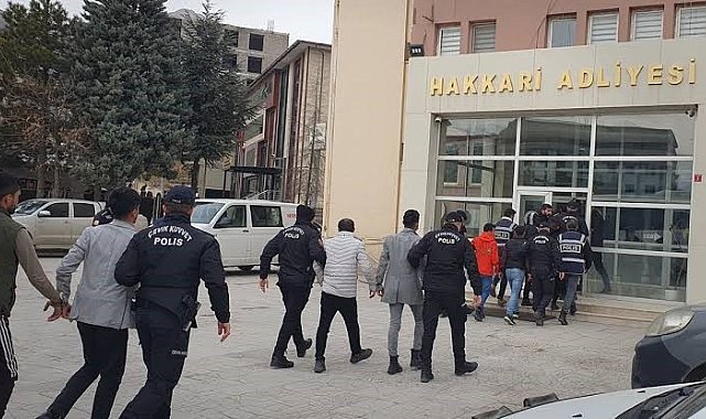Hakkari'de aranan 132 şahıs yakalandı