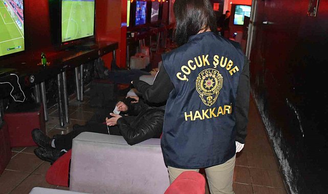 Hakkari'de okul çevreleri ile servis araçlarına yönelik uygulama yapıldı