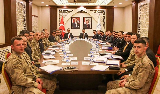 Hakkari'de seçim güvenliği toplantısı yapıldı