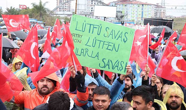 Hataylılar Lütfü Savaş'a destek için CHP il başkanlığında bir araya geldi