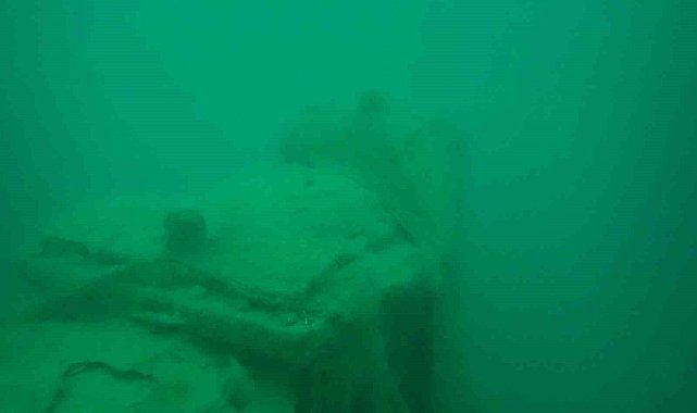 Hayalet ağı temizlemek için dalış yaptılar, gemi batığı keşfettiler