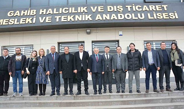 Hem eğitim, hem üretim