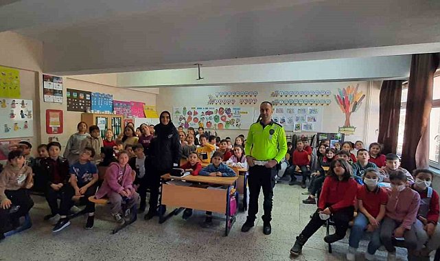 Hem kuralları öğrendiler hem de trafik dedektifi oldular
