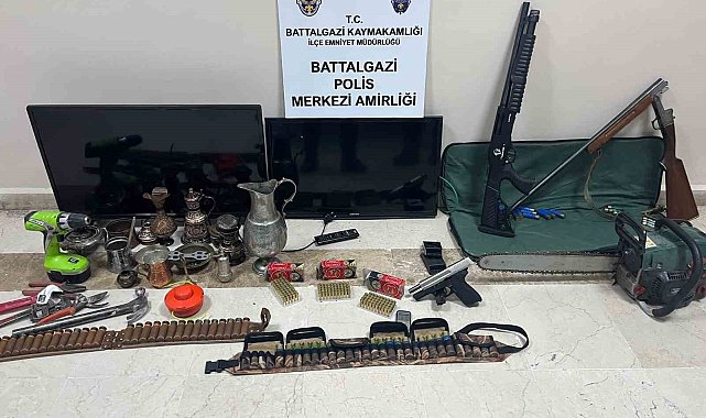 Hırsız saklandığı elbise dolabında yakayı ele verdi