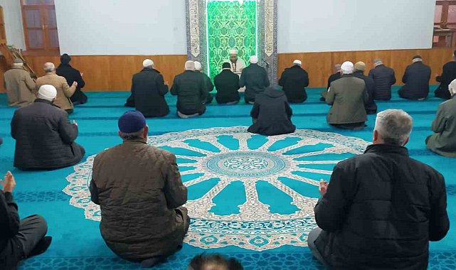 Hisarcık'ta 6 Şubat'ın yıl dönümünde depremde vefat edenler için dua edildi